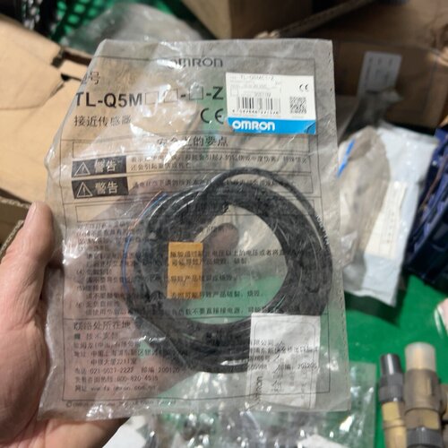 欧姆龙接近开关，型号：T