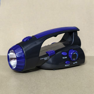 新款手摇发电收音机电筒调频76-108Mhz可充电应急照明战备老人乐