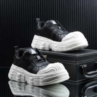 高级感潮牌时尚厚底小白鞋男款增高休闲板鞋2026新款百搭透气男鞋