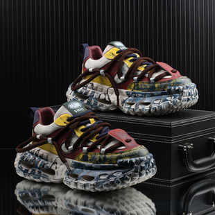 高级感潮牌时尚涂鸦加绒保暖休闲老爹鞋男款2025冬季新款增高男鞋