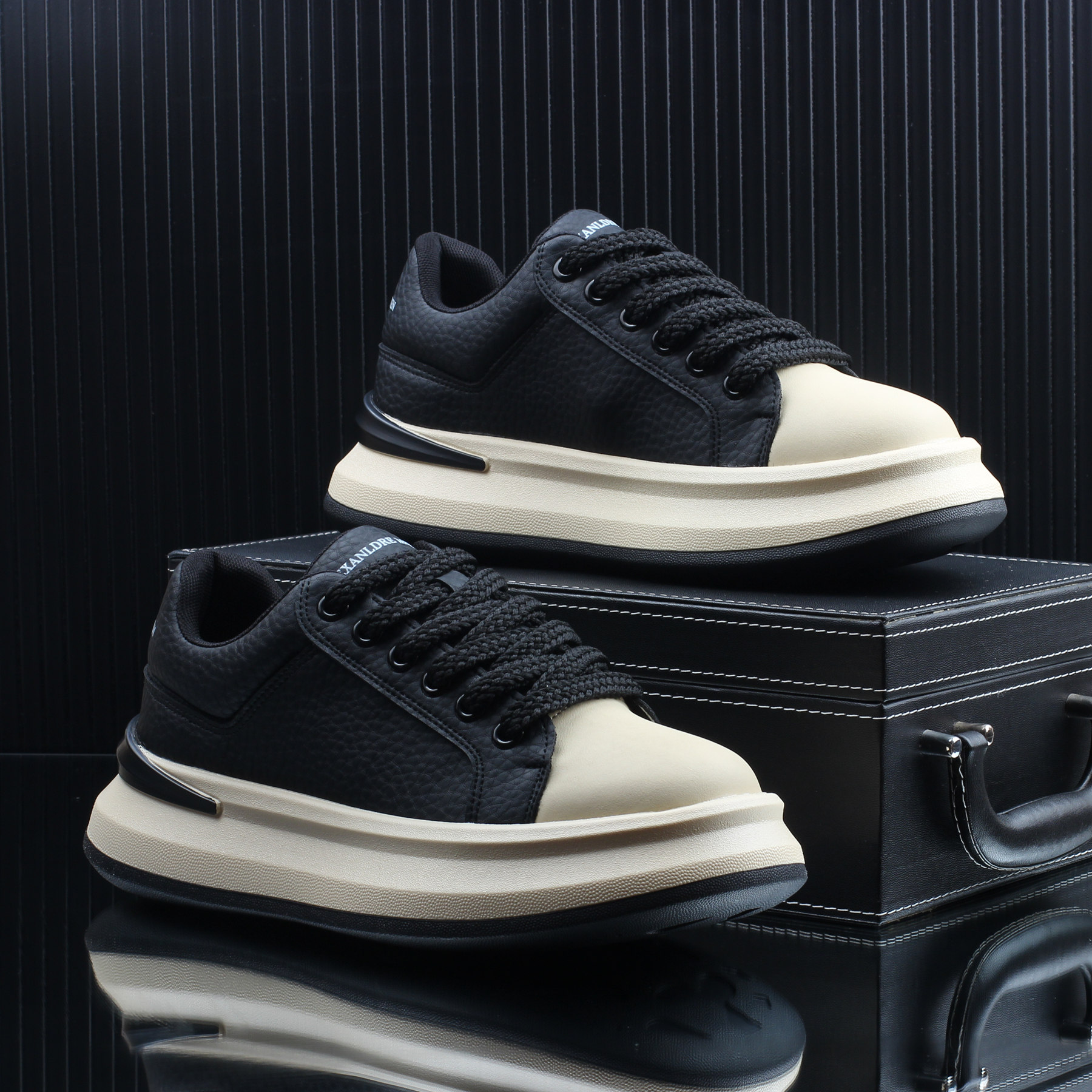 高级感潮牌时尚百搭休闲板鞋男款小白鞋2025秋季新款厚底增高男鞋,流行男鞋,休闲板鞋,淘宝优惠券,粉丝福利购,淘宝优惠卷