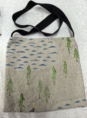 日本手作合集-皆川明灰色调松树小鹿布袋，长高约31*29cm，国现