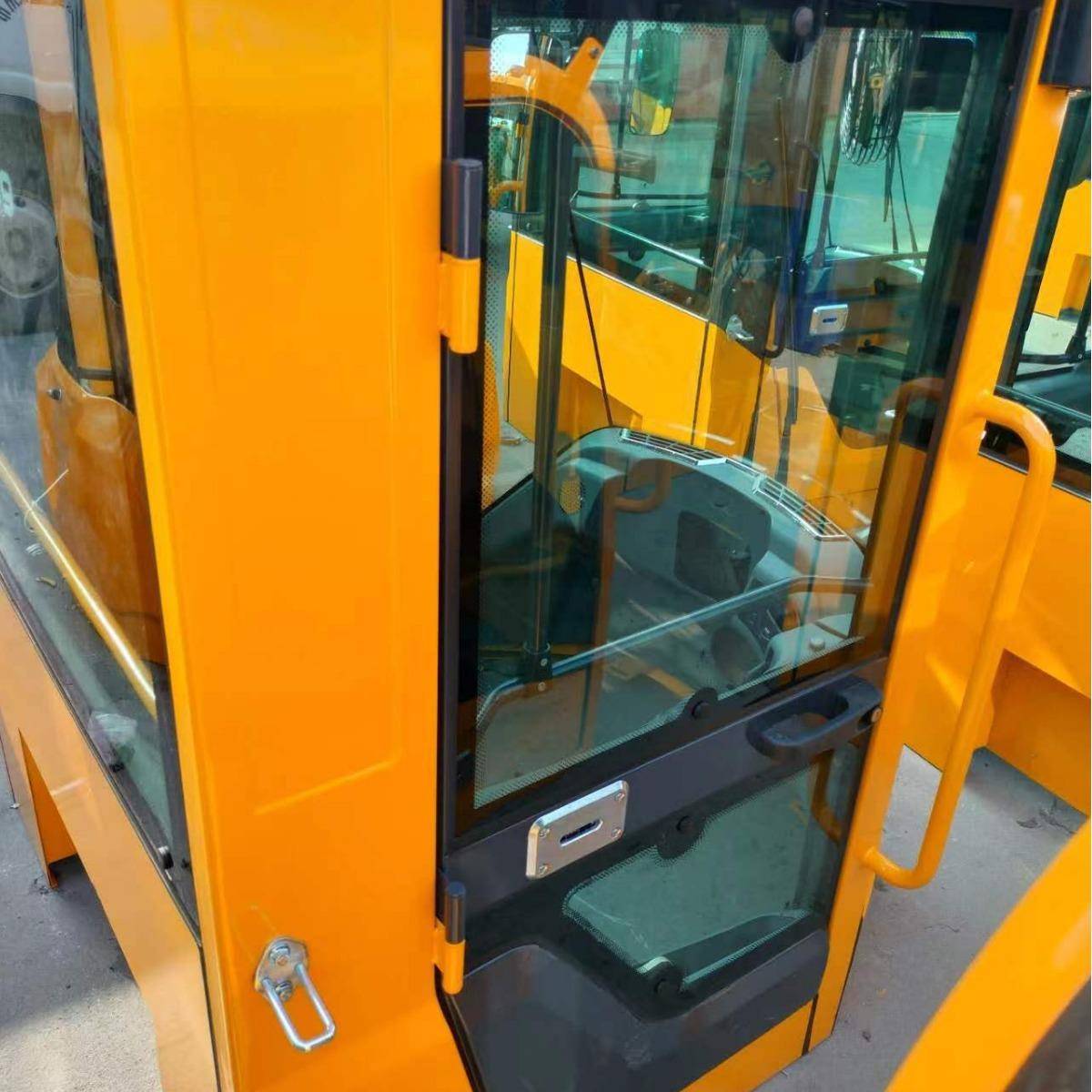 临沂重托WL936装载机驾驶室生产厂家