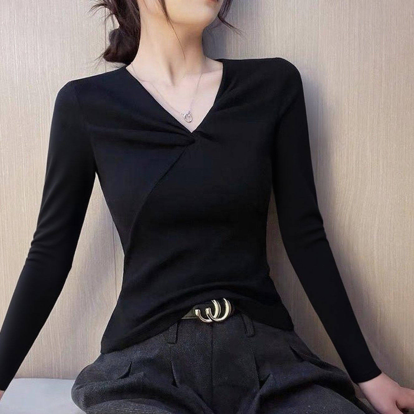 简约小众显瘦气质v领黑色短袖t恤女装春秋夏季2025新款高级感别致