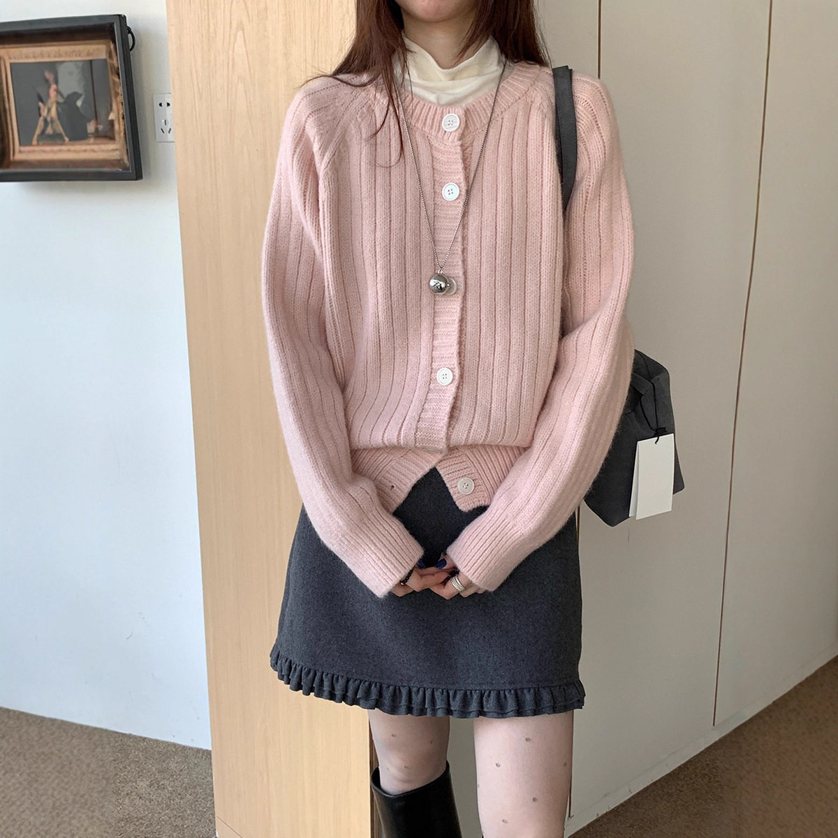 薇颂女装韩系温柔软糯粉色毛衣外套女冬季2025新款百搭针织开衫