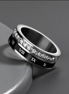 可转动镶钻钛钢罗马数字戒指