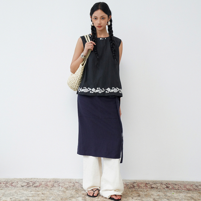 ABow手工刺绣圆领无袖小上衣