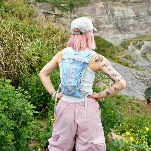 户外登山徒步轻量化越野包双肩包