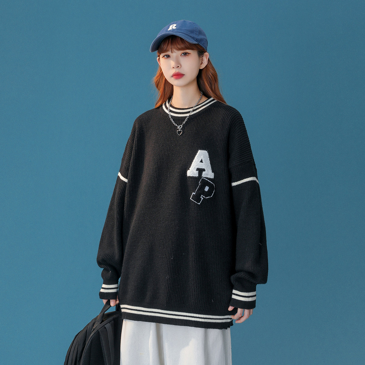 M817-P55秋季新款套头毛衫男情侣针织衫字母植绒休闲套头毛衣，男装针织衫/毛衣，电商D310（原电商305）