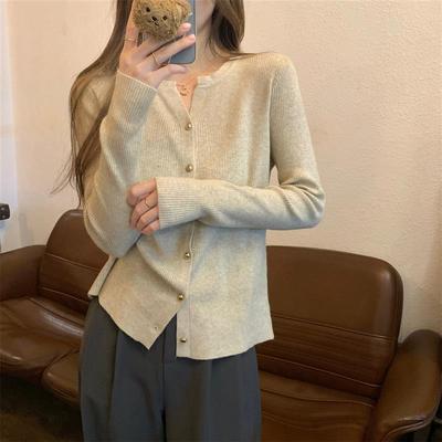 别致漂亮v领毛衣早秋开衫女士纽扣独特设计感长袖针织打底衫上衣