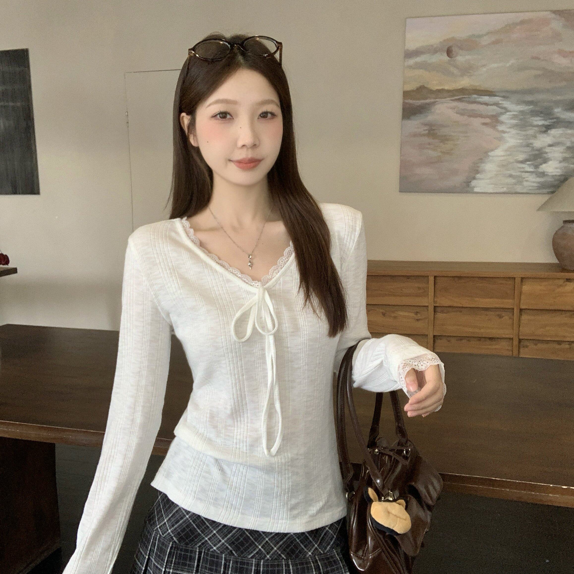 大码白色肌理感V领长袖T恤女秋内搭蕾丝花边修身上衣