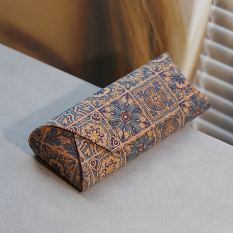 高级感眼镜盒送眼镜布