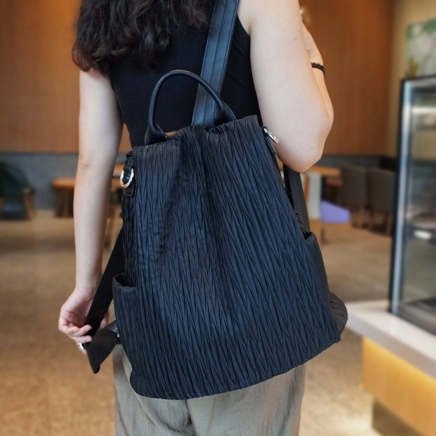 法国ZAMP双肩包女新高级感小众褶皱通勤出行背包后背开口防盗女包