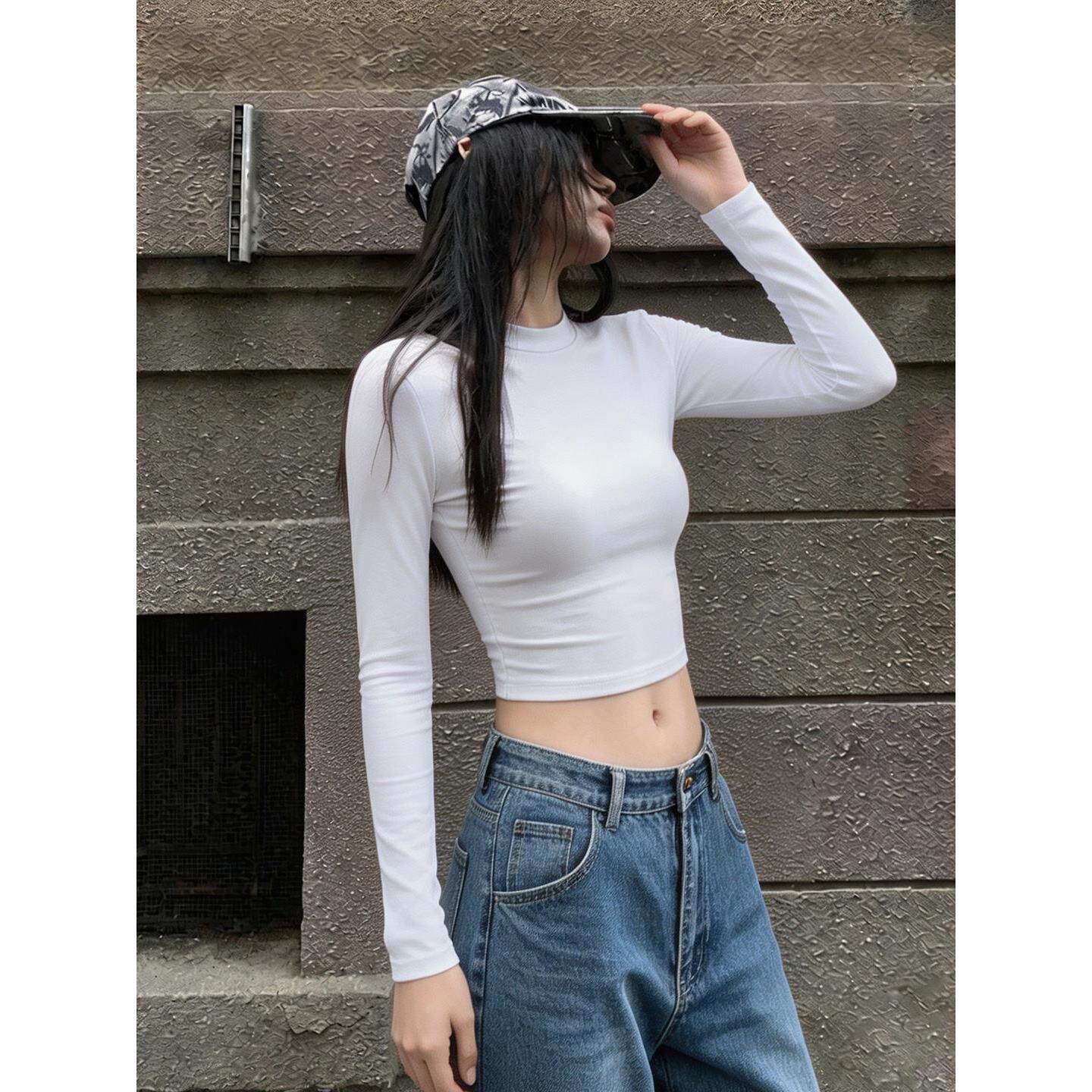 辣妹短款圆领长袖T恤女秋季设计感小众高腰紧身显瘦内搭打底上衣