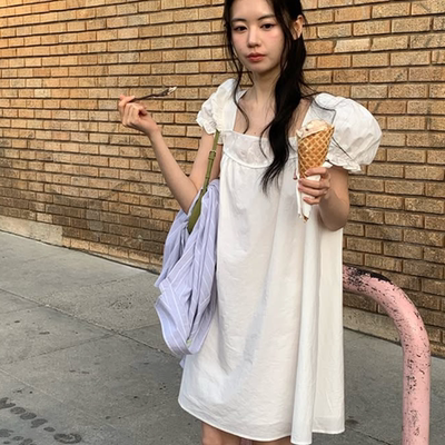 夏季少女风白色泡泡袖花苞连衣裙