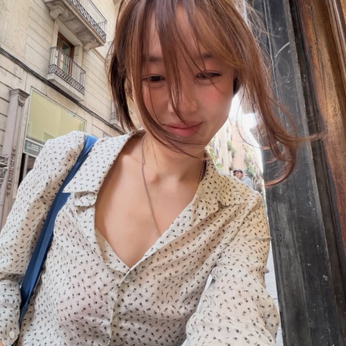 ins气质修身碎花长袖衬衫女