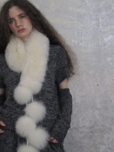 Carbon Water仿狐狸气质毛绒围巾女秋冬毛球可爱围脖