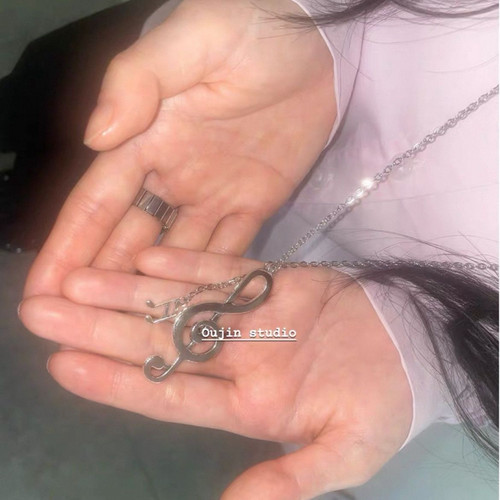 ins同款设计银色DIY饰品配件大音符吊坠法式少女艺术生手机挂饰包