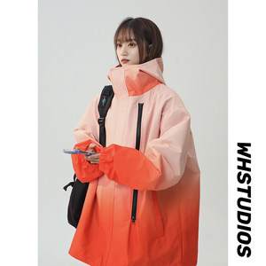 渐变色冲锋衣外套女春秋胖mm大码宽松学生户外防水连帽工装夹克潮