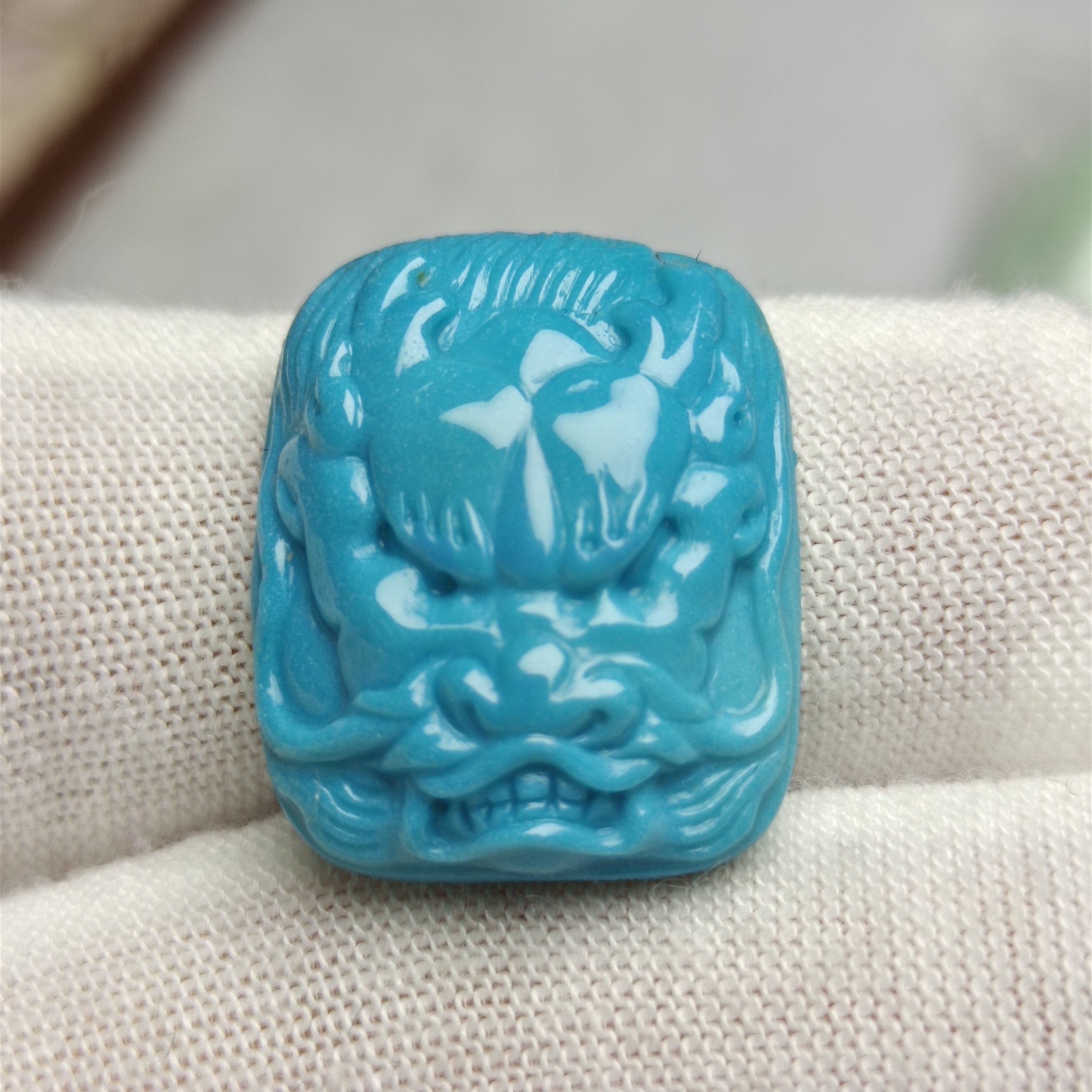 湖北十堰天然原矿绿松石手工雕刻龙戒面吊坠配饰挂件