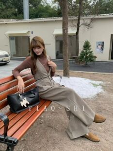 2025新款秋冬款韩版时尚咖啡色洋气毛呢背带连体裤女阔腿裤子女潮