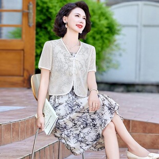 夏天中年妈妈夏装女款短袖连衣裙2026新款中老年女装夏季收腰裙子