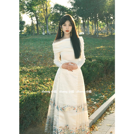 新中式国风汉服改良马面裙女秋冬绝美一字肩上衣宽松半身裙一整套