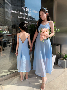 特别不一样的亲子装2023新款夏季母女洋气连衣裙海边度假沙滩裙潮