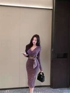 轻熟风收腰包臀裙子 绑带中长款 紫色v领蕾丝连衣裙女春秋长袖 修身