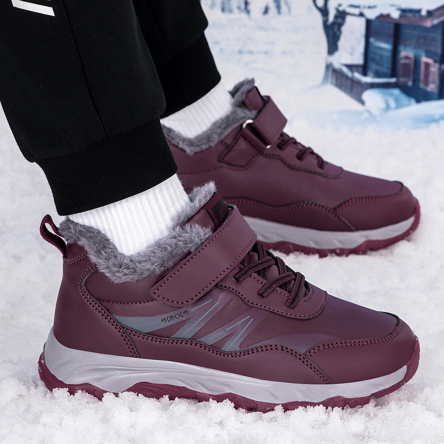 冬季新款老人健步棉鞋女加绒加厚保暖妈妈鞋皮面防水中老年雪地靴