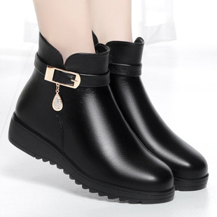 软底妈妈鞋秋冬款皮鞋加绒平底短靴舒适百搭保暖棉鞋中老年女靴子