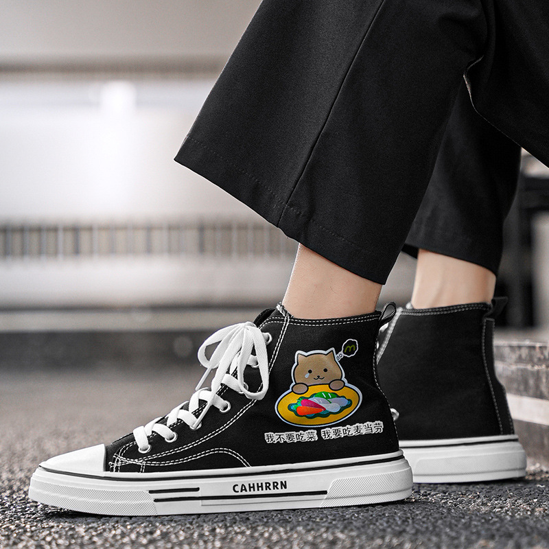 联名款学生布鞋男鞋动漫卡通涂鸦休闲帆布鞋韩版潮流透气高帮板鞋