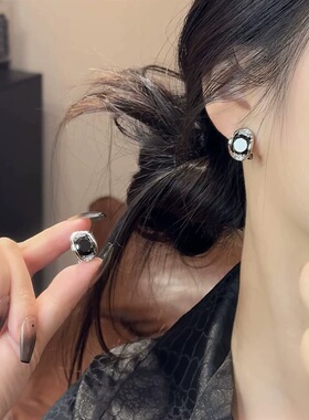轻奢高级感黑色闪钻锆石耳环耳扣小众设计感时尚气质百搭精致耳饰