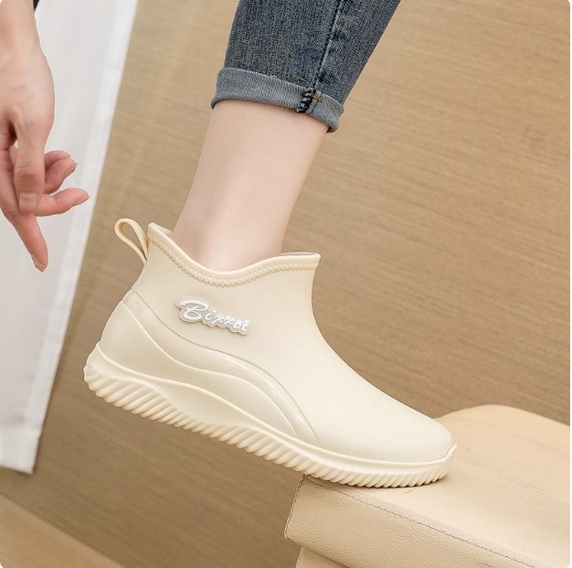 品牌运动雨鞋女款防滑耐磨新款雨靴厨房工作胶鞋女士成人短筒水鞋