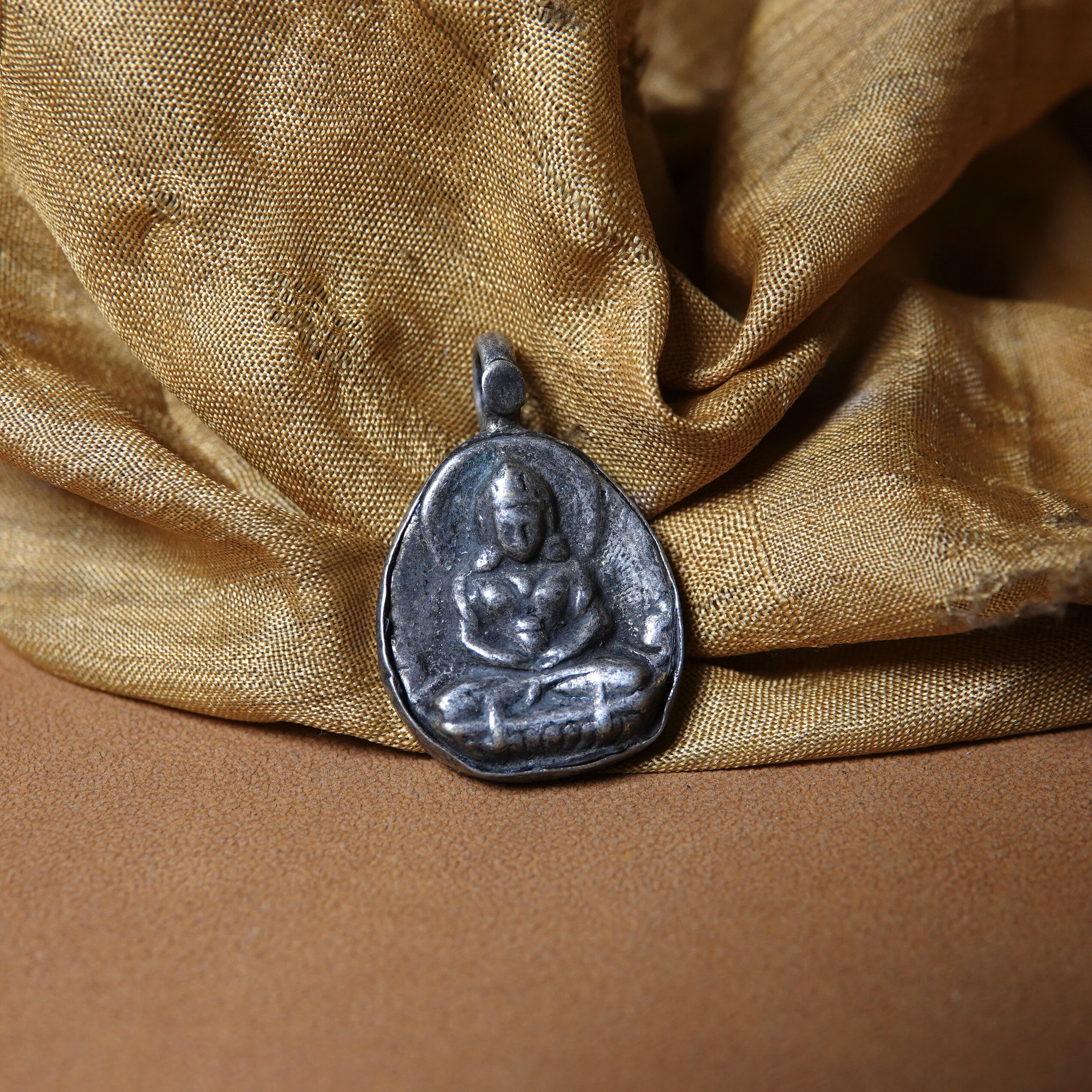 尼式风格白利马铜随身佛像寸佛挂坠背十字金刚杵藏式文玩纯手工