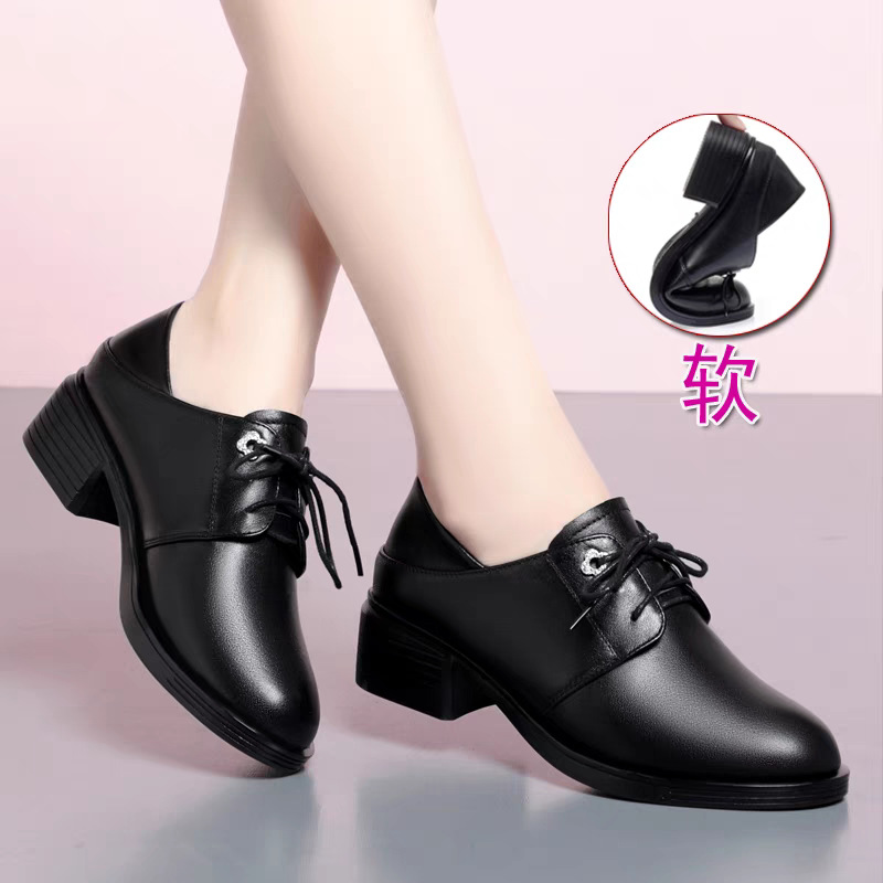黑色真皮单鞋女士透气休闲小皮鞋中跟舒适软底软皮妈妈鞋大码女鞋