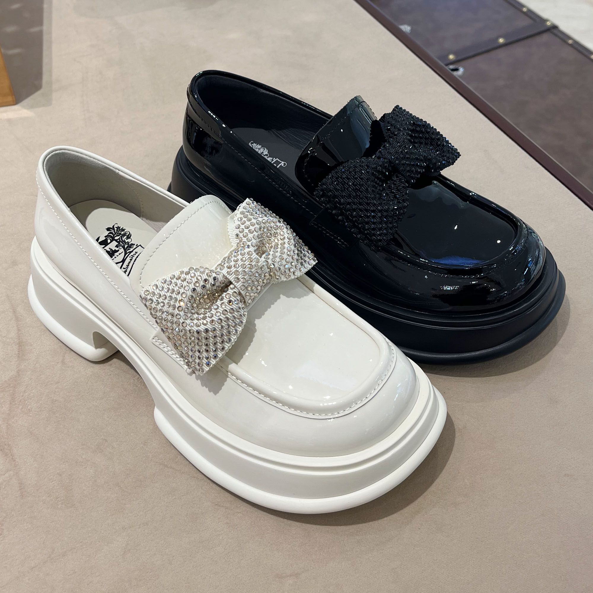 vme/舞魅2023春季新品圆头女鞋厚底休闲乐福鞋单鞋vs23a1002