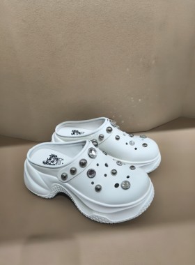 VMe/舞魅水钻铆钉珍珠包头半拖鞋厚底洞洞鞋凉鞋托女鞋vs26a6965