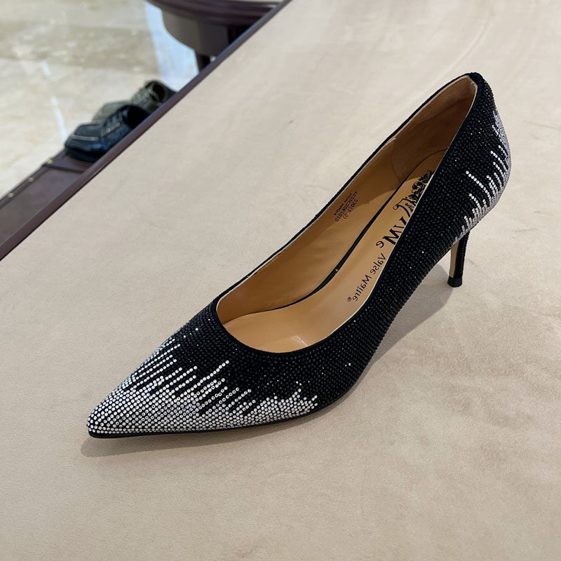 vme/舞魅2022秋季新品尖头羊皮细跟女鞋浅口水钻单鞋vs22c3261