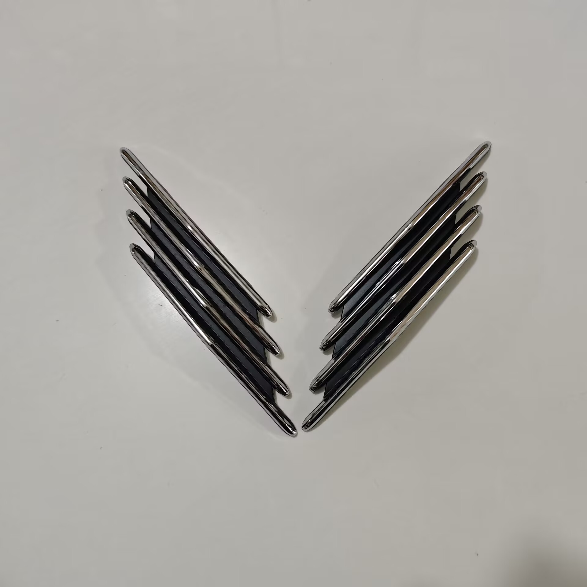 新大洲本田配件魔戟SDH125T-28/29魔战边条左右边轨边条百叶窗