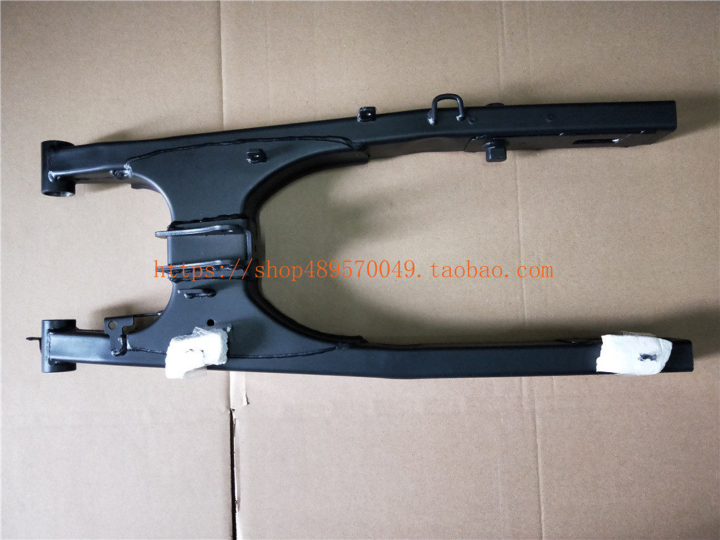 新大洲本田摩托车配件SDH150-F战神后平叉、后摇臂总成原厂正品