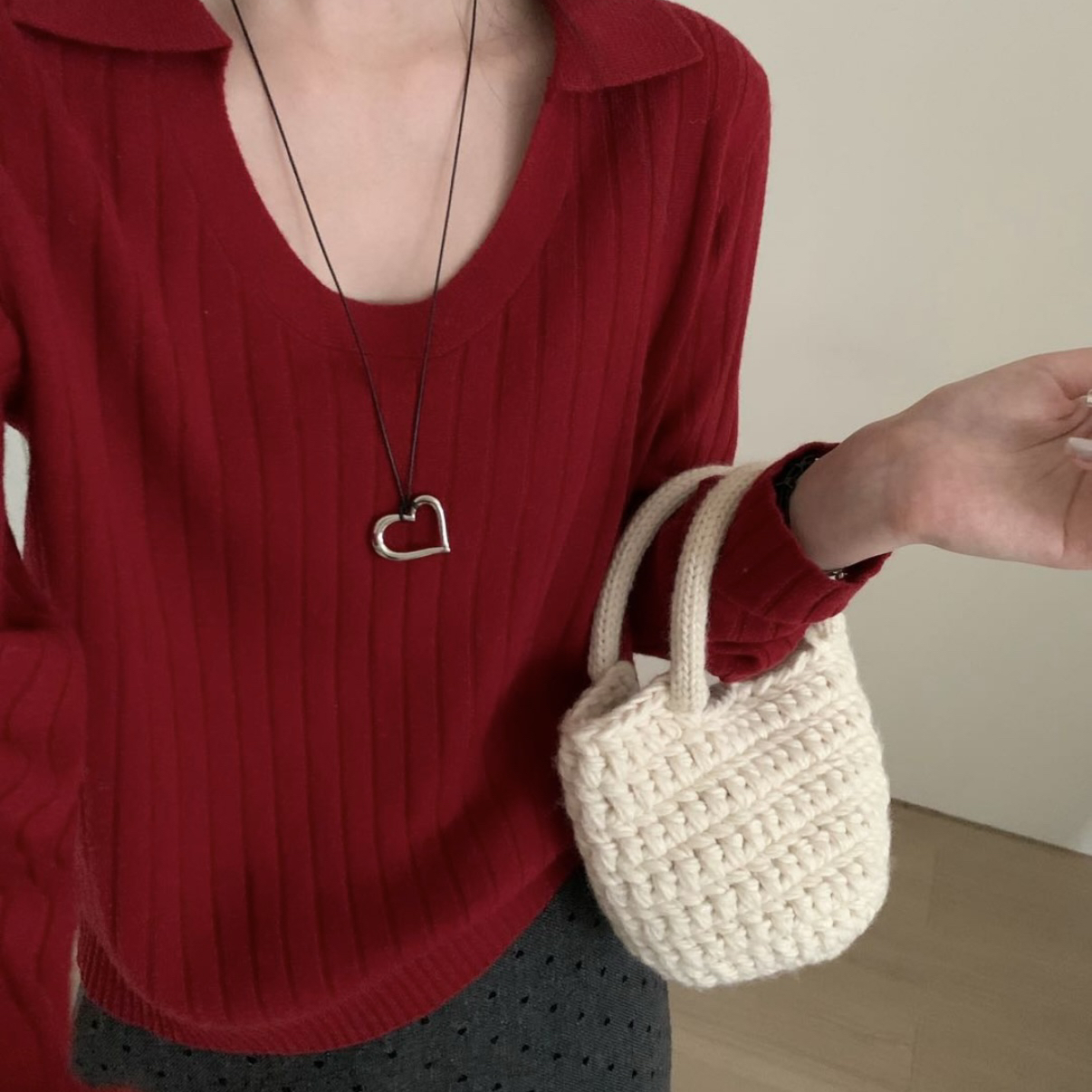 TOMORROW-售完不补气质简约翻领打底针织衫（含100绵羊毛）HS5820