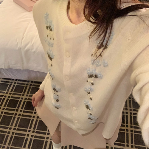 PEARL-新100全羊毛重工小花花刺绣针织开衫毛衣P6671