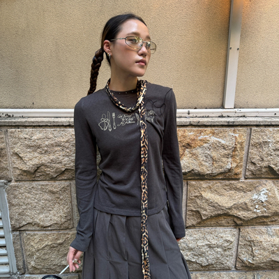 TRUSTME-搭日常字母印花柳钉设计圆领套头打底衫内搭上衣小衫7092