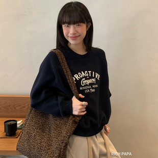 RICH 冬上新毛绒绣英文卫衣54AA829 PAPA