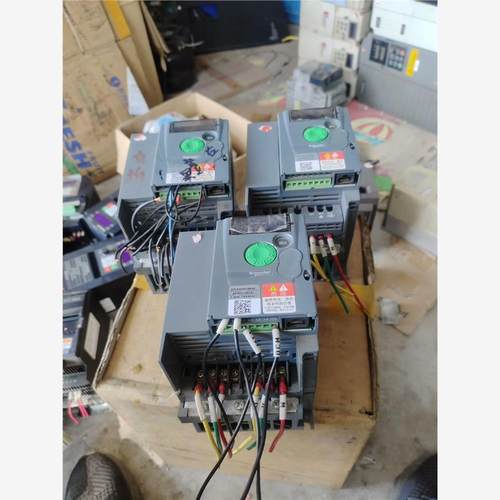 议价变频器ATV310HU15N4A，成色看片