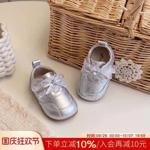 2到3岁女宝宝软底户外鞋子女童鞋子运动鞋秋季新款板鞋流行德训鞋