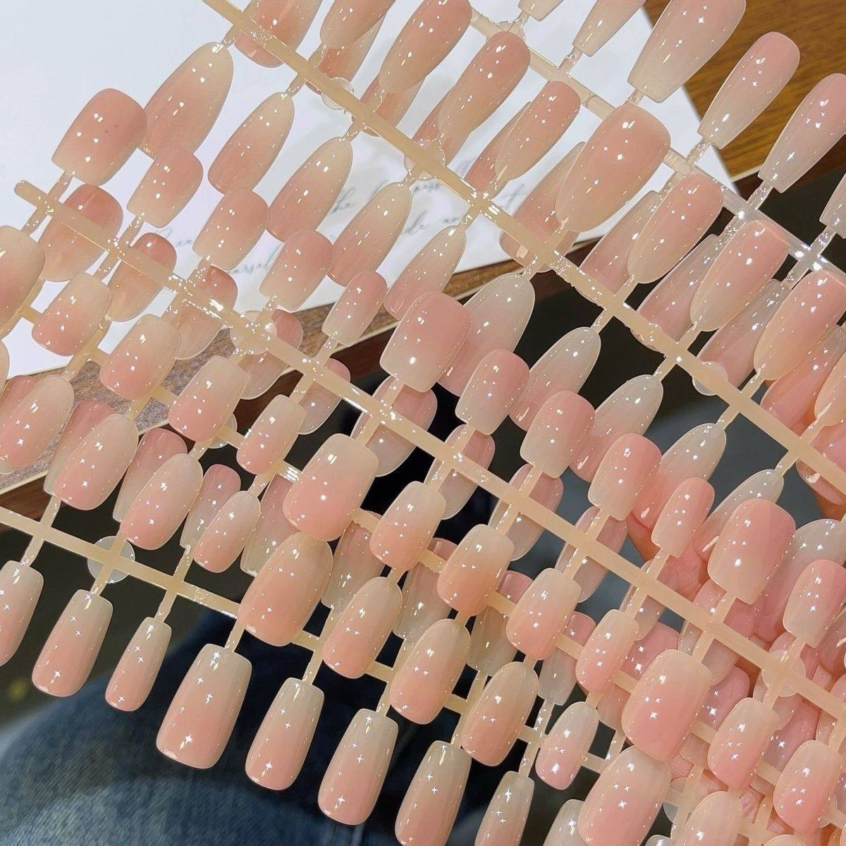 裸粉渐变手工穿戴甲短款纯手工高级显白美甲简约气质可拆卸半成品,彩妆/香水/美妆工具,美甲工具,淘宝优惠券,粉丝福利购,淘宝优惠卷