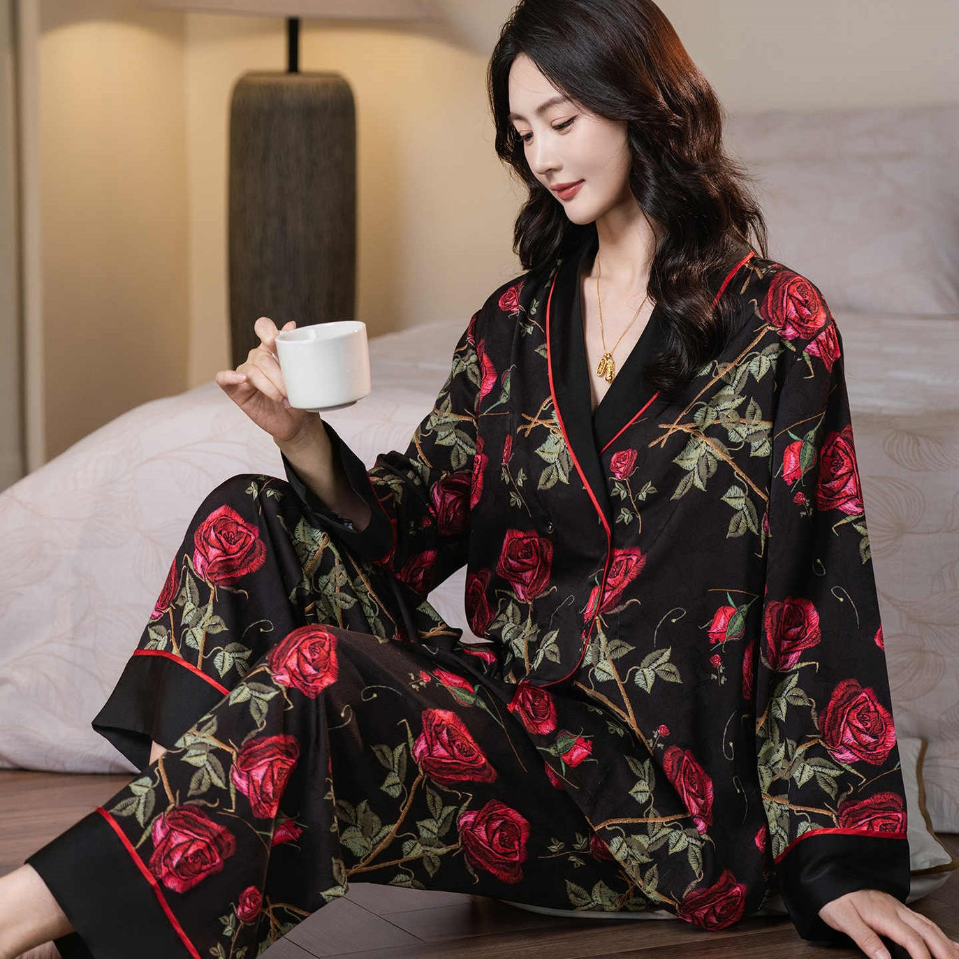 达芬奇2025年新款黑金玫瑰高档春秋睡衣女复古风优雅高级感家居服