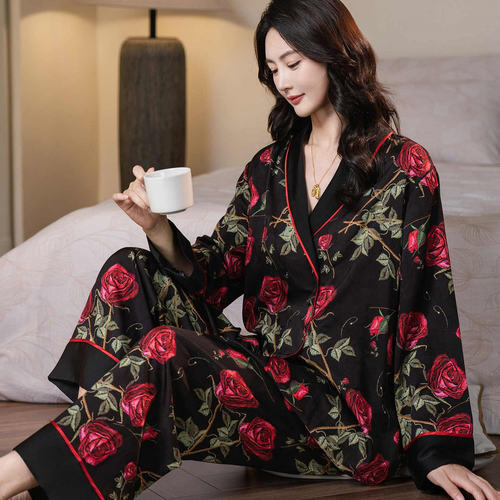 芬达2025年新款黑金玫瑰高档春秋睡衣女士复古风优雅高级感家居服